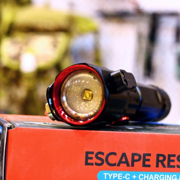 Multi-Functional 1KM Long Range Led Emergency Flashlight With Type-C Charging Powerbank Function - Image 4